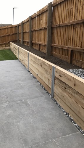 Sleeper retainer wall posts - posts,